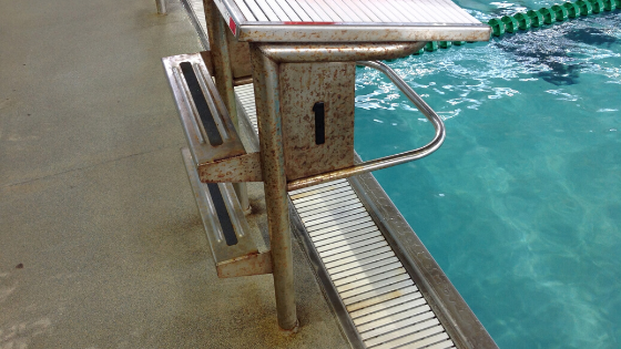 Onderhoud Roestvrij staal bij zwembaden